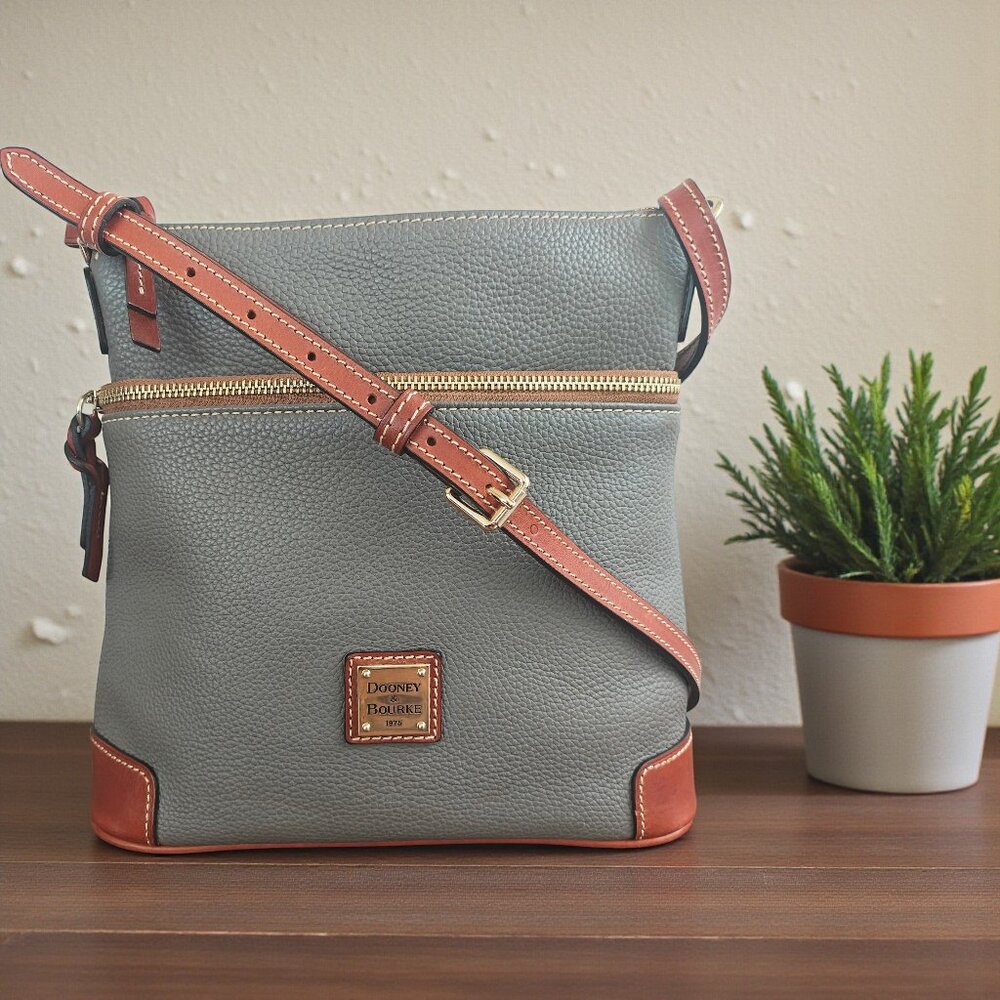DOONEY & BOURKE Pebble Grain Crossbody Bag - Picture 1 of 15